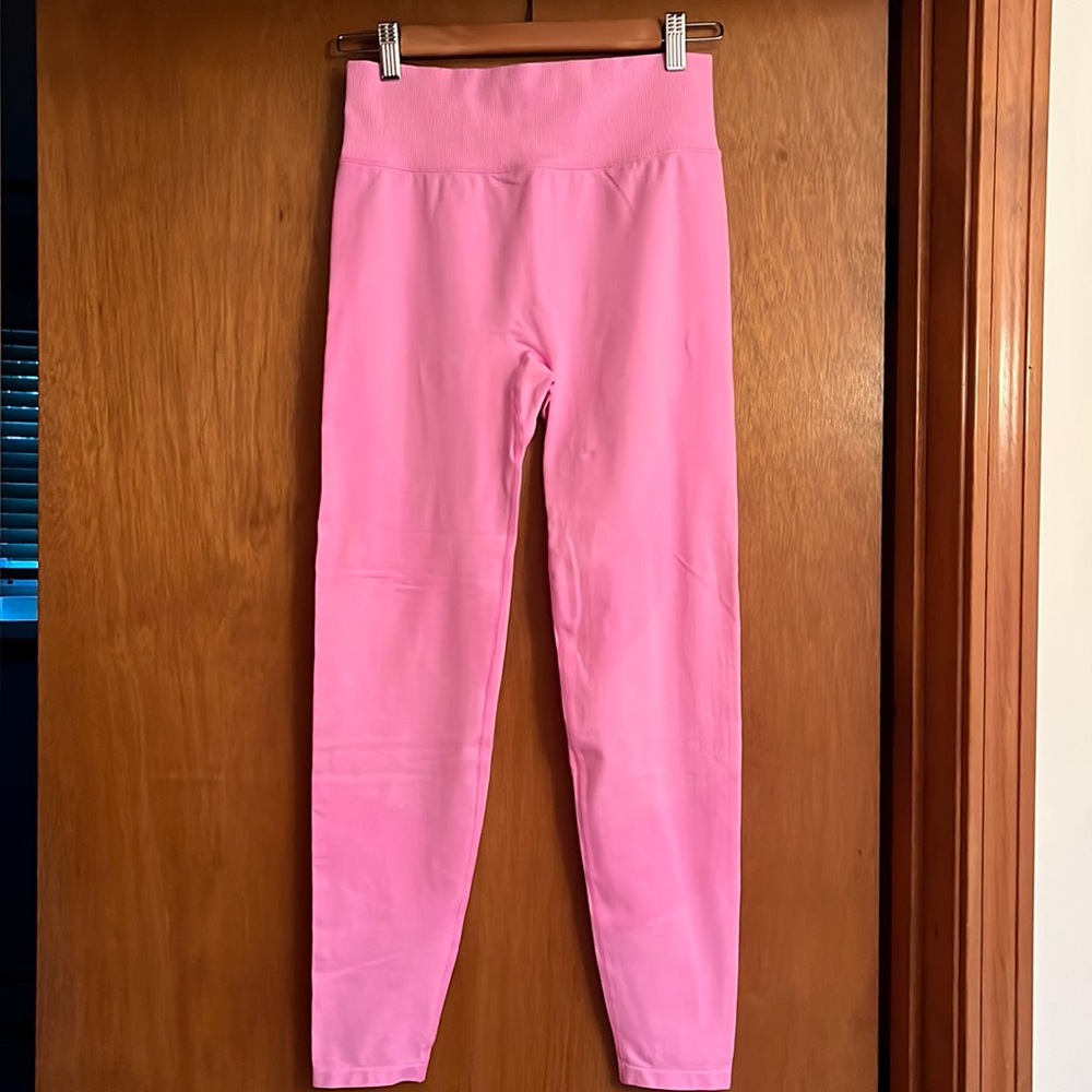 Pink activewear leggings